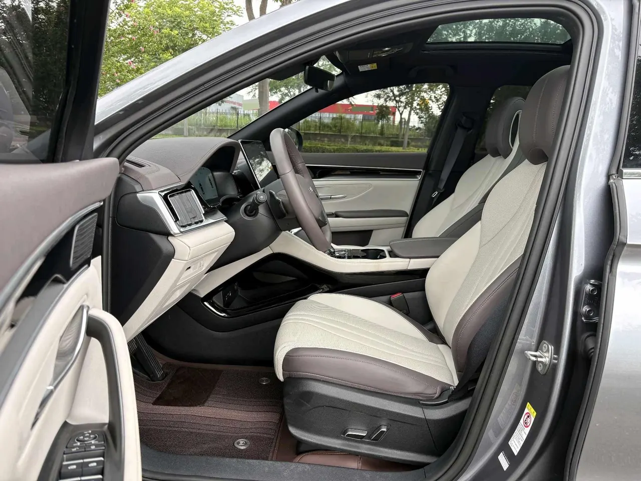BYD Song PLUS New Energy 2025 Song PLUS EV Smart Driving Edition 520km Honorable Automatic Gear 2