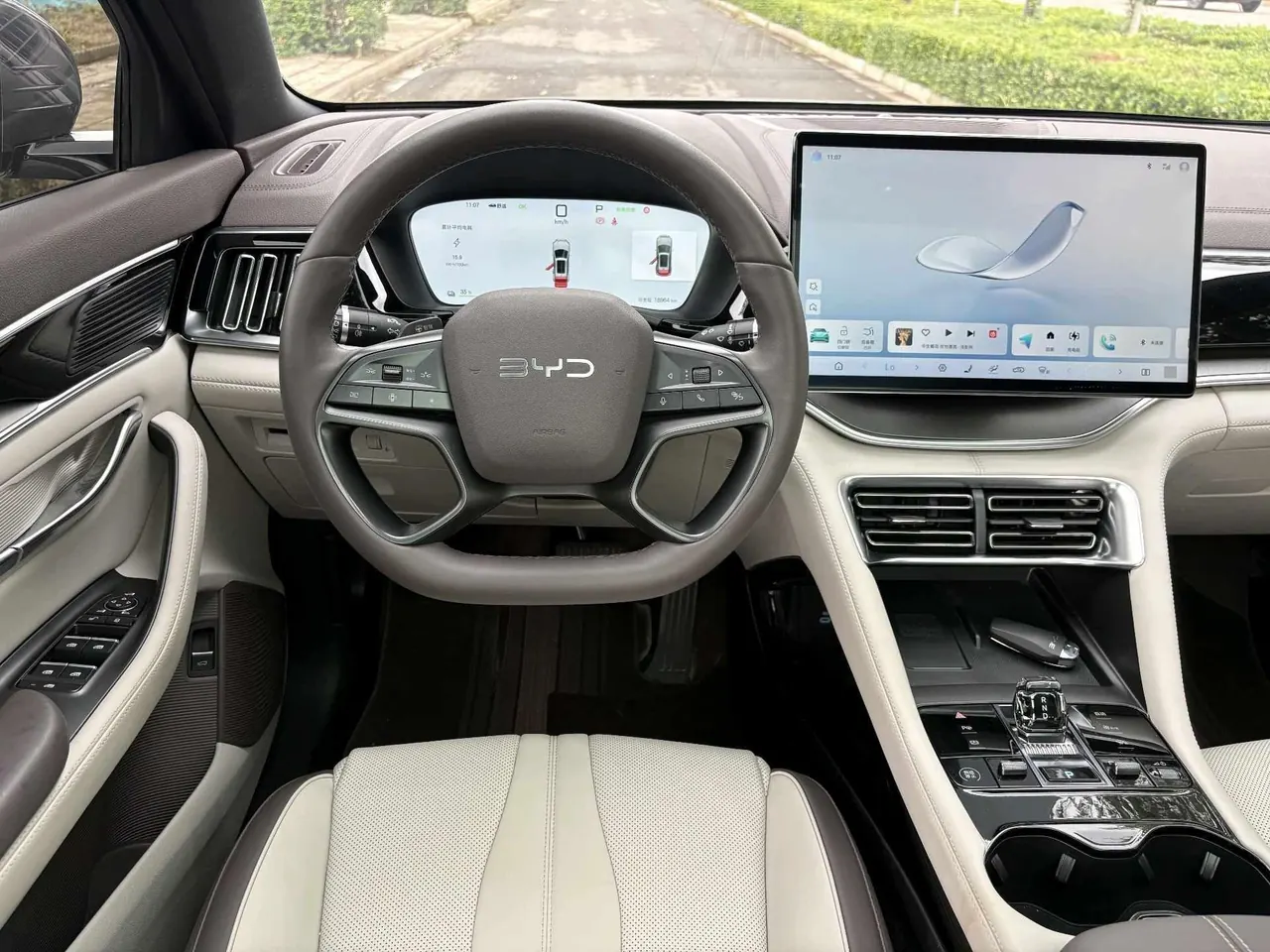 BYD Song PLUS New Energy 2025 Song PLUS EV Smart Driving Edition 520km Honorable Automatic Gear 4