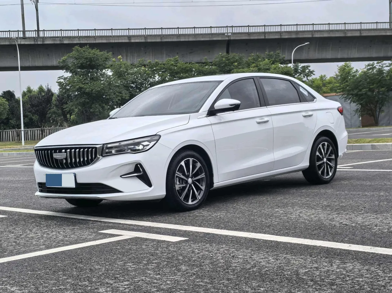 Geely 2025 Emgrand-Sanxiang 1.5 Stepless Noble Automatic Transmission - View 1