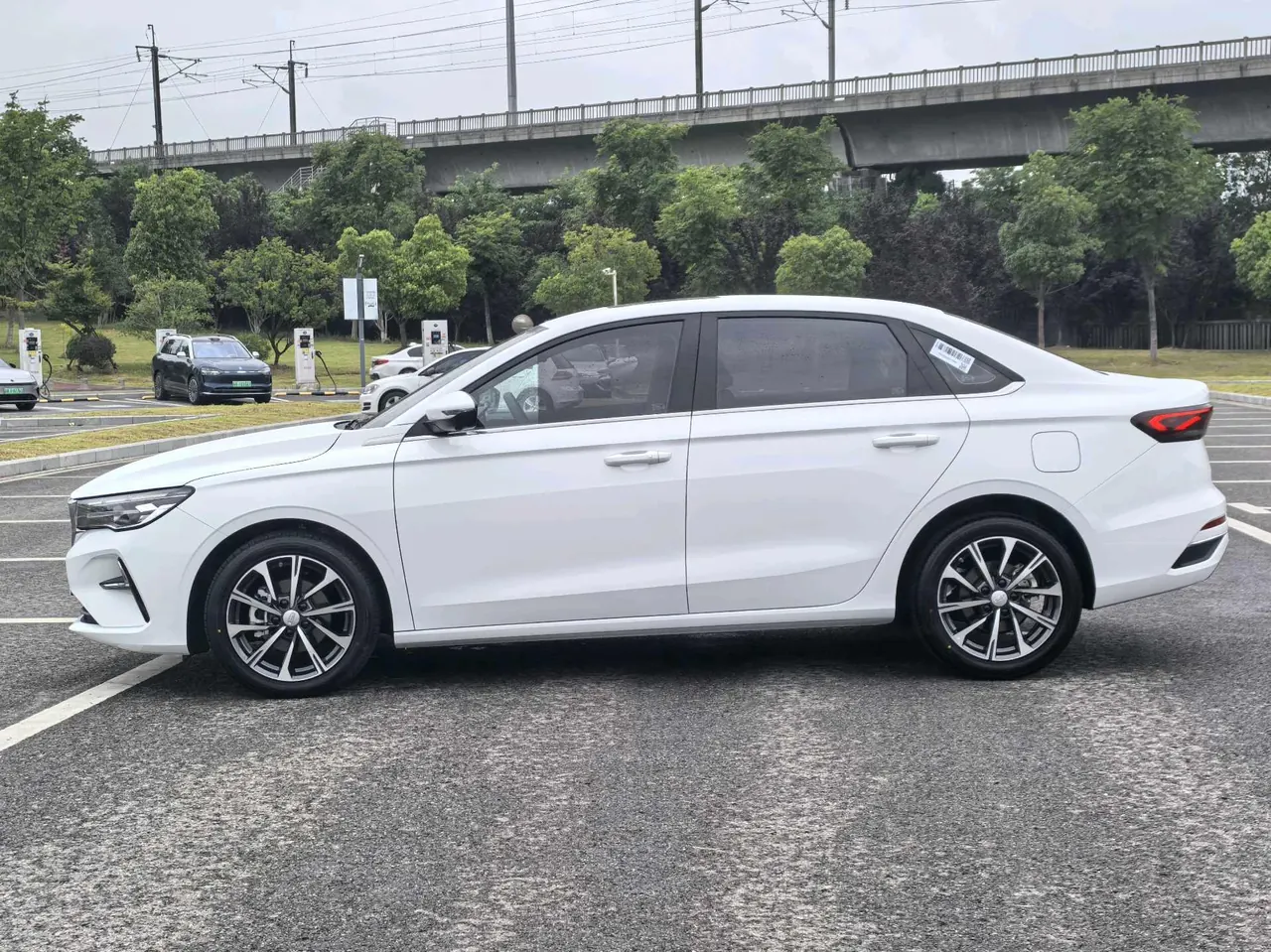 Geely 2025 Emgrand-Sanxiang 1.5 Stepless Noble Automatic Transmission 10