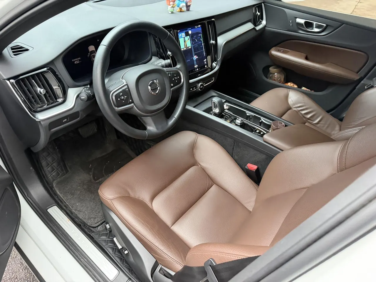 Volvo 2024 S60 48V 2.0T B4 Zhiyi Deluxe Edition Automatic Gear 3