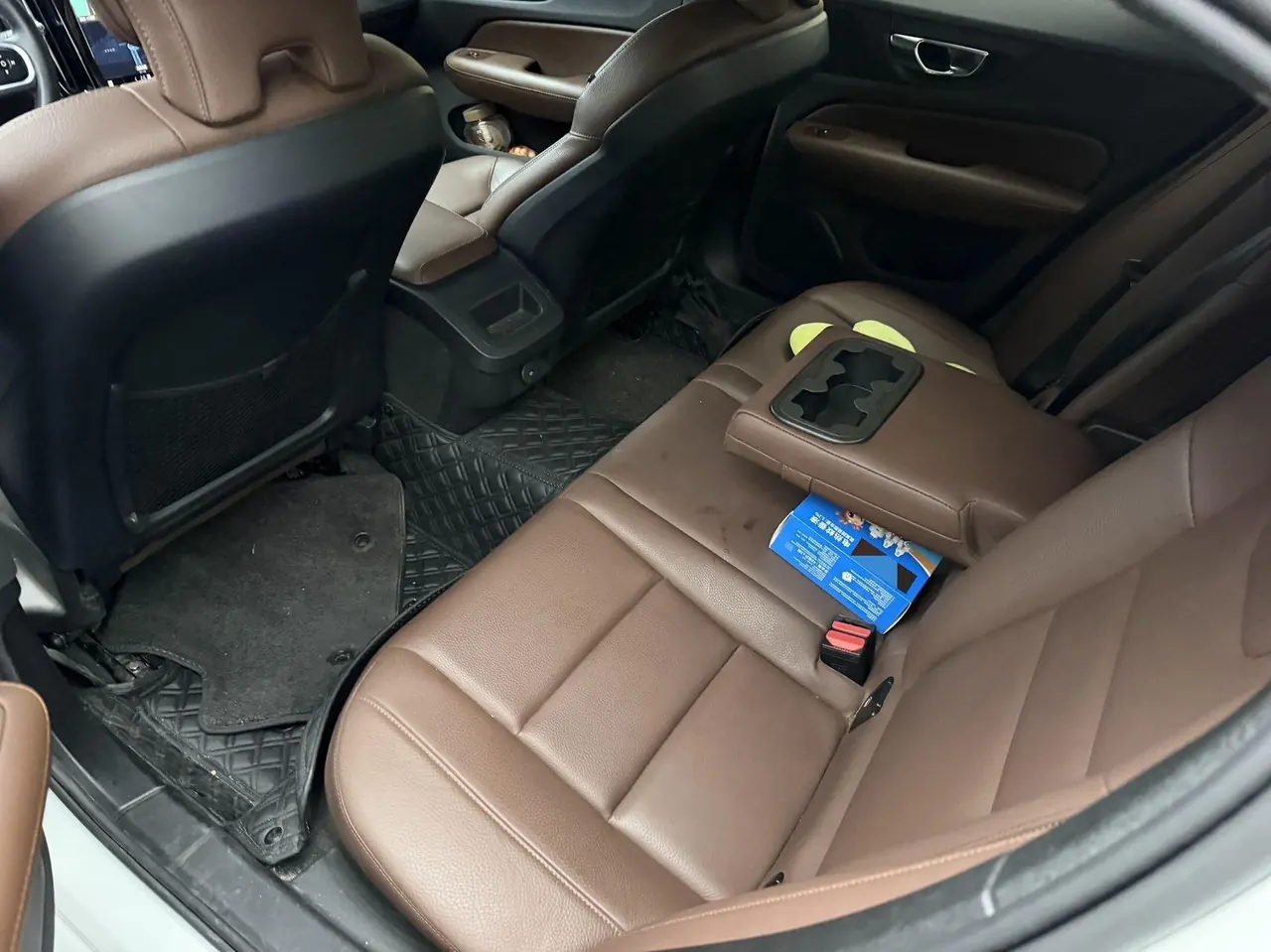 Volvo 2024 S60 48V 2.0T B4 Zhiyi Deluxe Edition Automatic Gear 4
