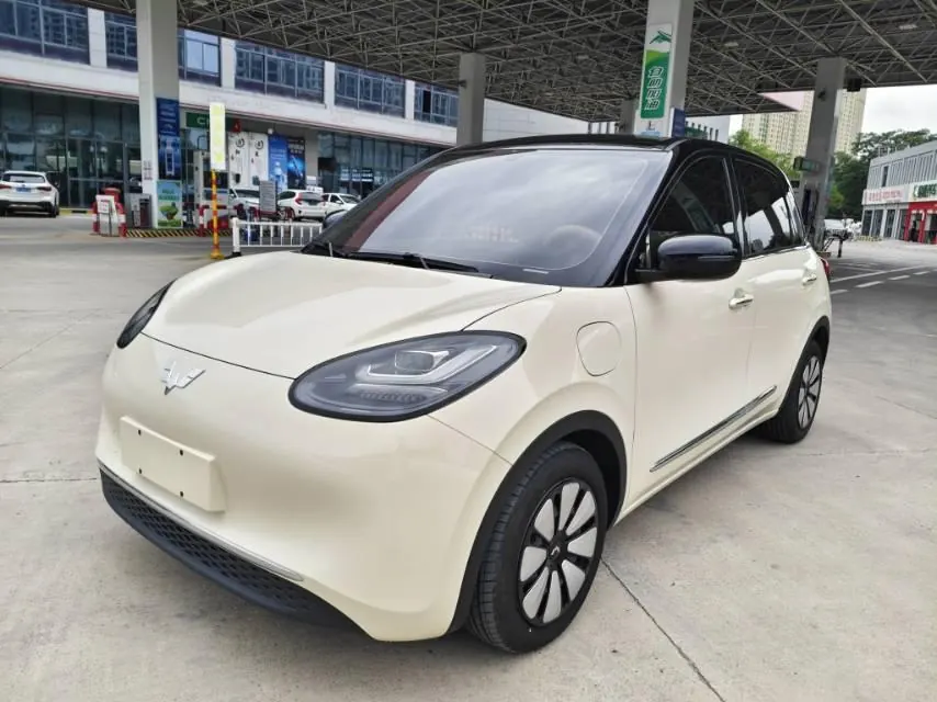 Открыть галерею: WuLing 2025 Plantronics 333km LingBox Connected Automatic Gear