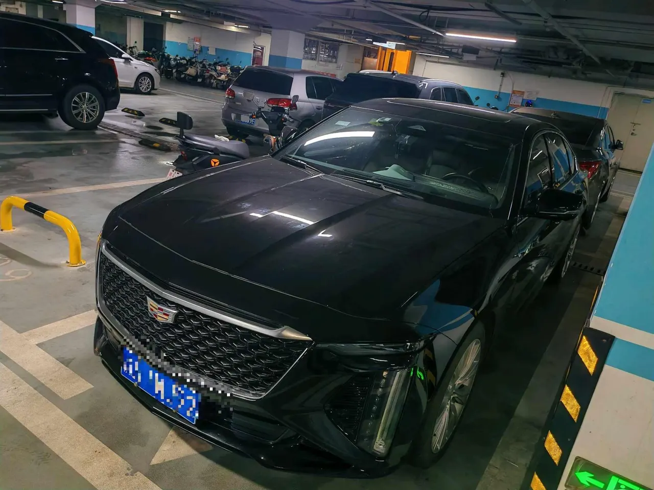 Open image lightbox: Cadillac 2023 CT6 2.0T 28T luxury automatic gear