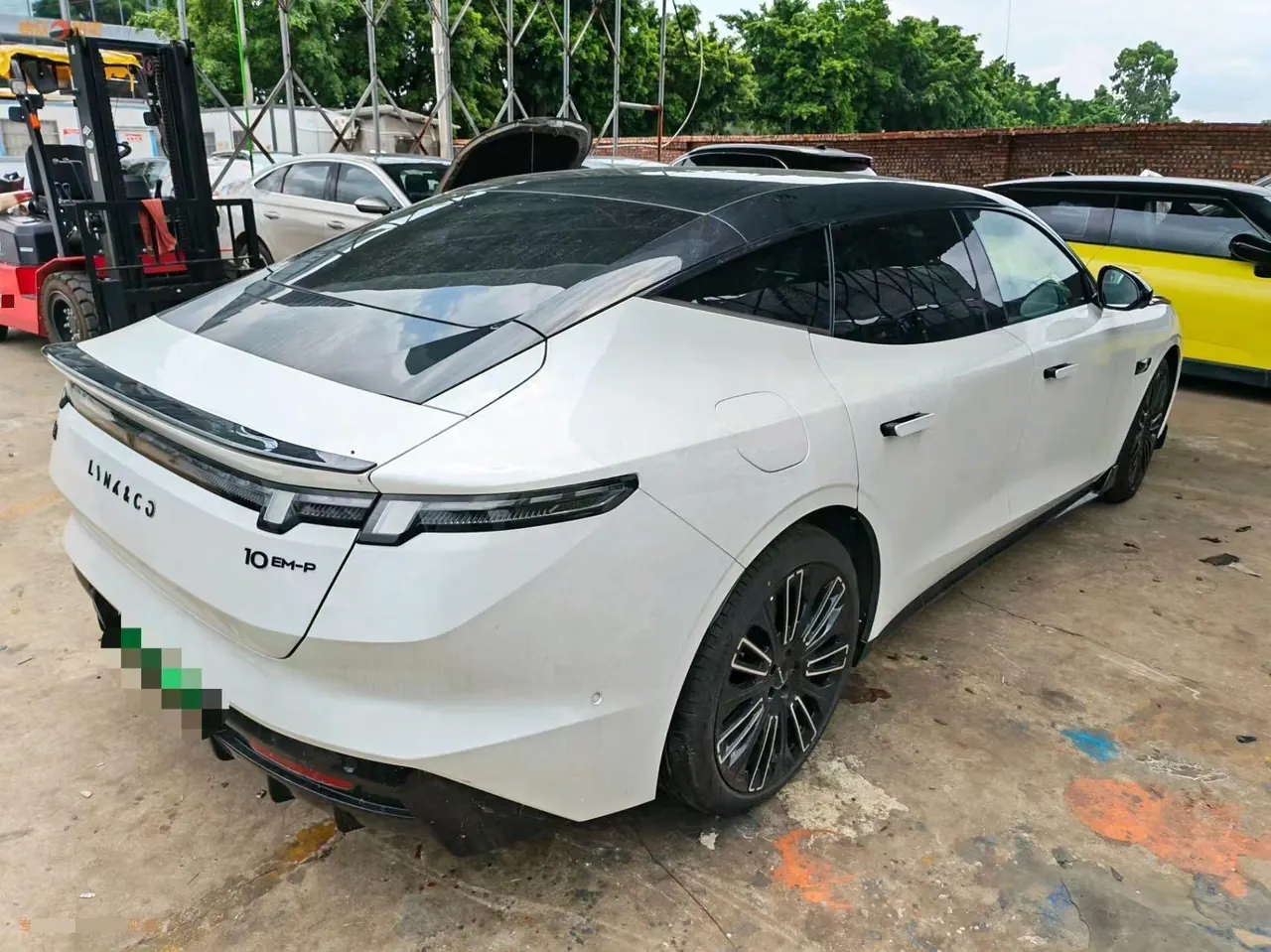 LYNK&amp;CO 2025 LYNK&amp;CO 10 EM-P 1.5T 120 four-wheel drive Ultra automatic gear 4