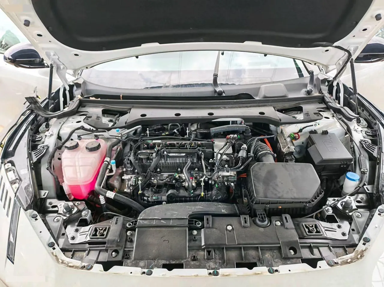 LYNK&amp;CO 2025 LYNK&amp;CO 10 EM-P 1.5T 120 four-wheel drive Ultra automatic gear 7