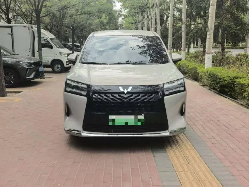 WuLing 2025 Starlight 730 1.5 Stepless 125km Luxury Automatic Transmission 2