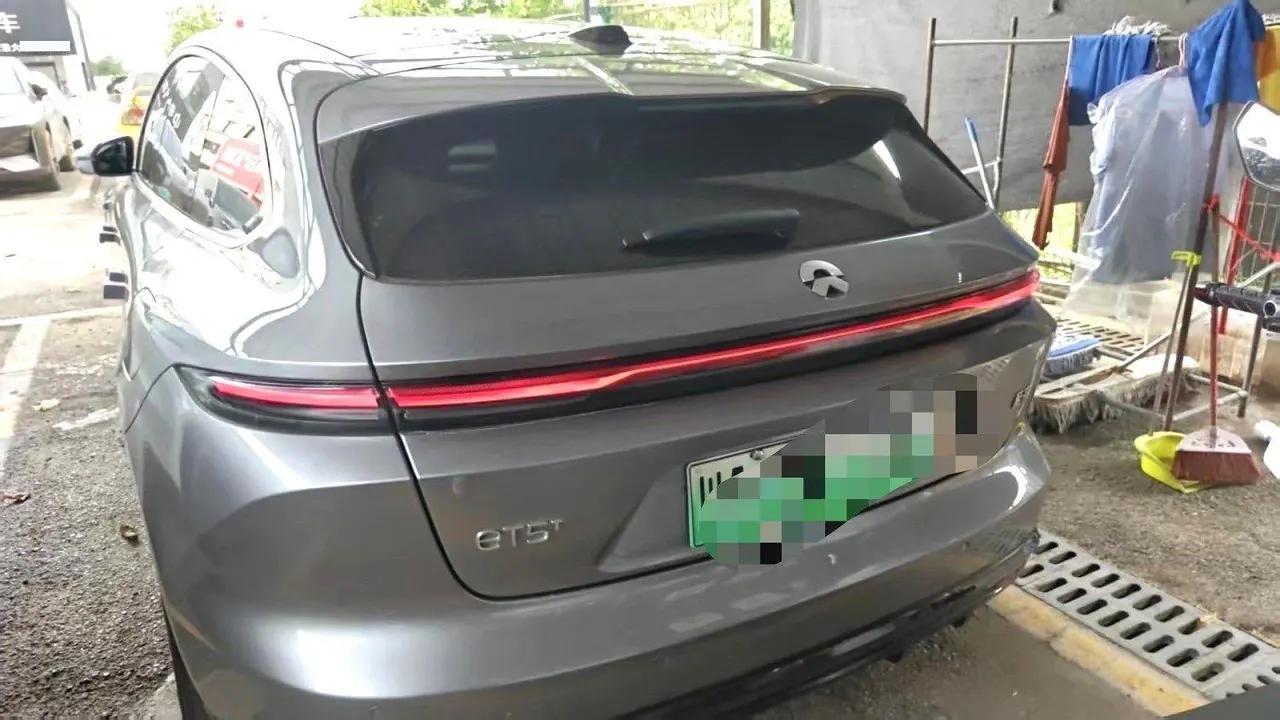 NIO 2025 ET5T 75kWh Touring automatic 3
