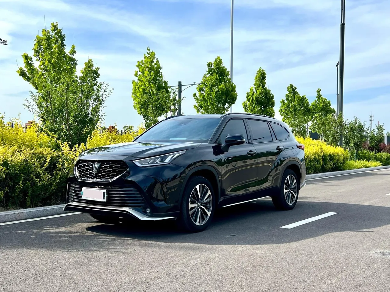 Открыть галерею: Toyota 2024 Crown Land Release HEV 2.5 Stepless Four-wheel Drive Premium Edition Automatic Gear