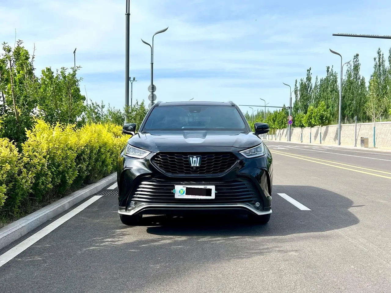 Toyota 2024 Crown Land Release HEV 2.5 Stepless Four-wheel Drive Premium Edition Automatic Gear 2