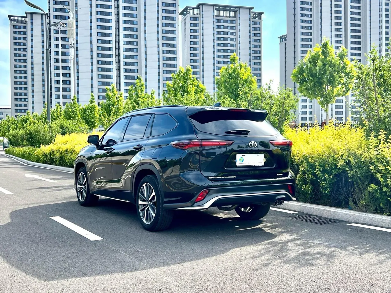 Toyota 2024 Crown Land Release HEV 2.5 Stepless Four-wheel Drive Premium Edition Automatic Gear 4