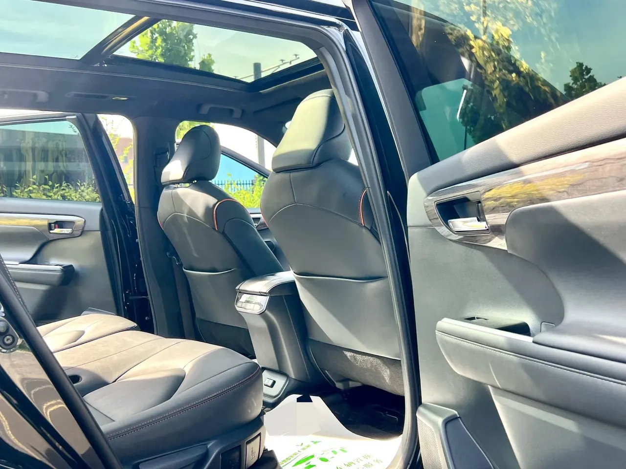 Toyota 2024 Crown Land Release HEV 2.5 Stepless Four-wheel Drive Premium Edition Automatic Gear 7