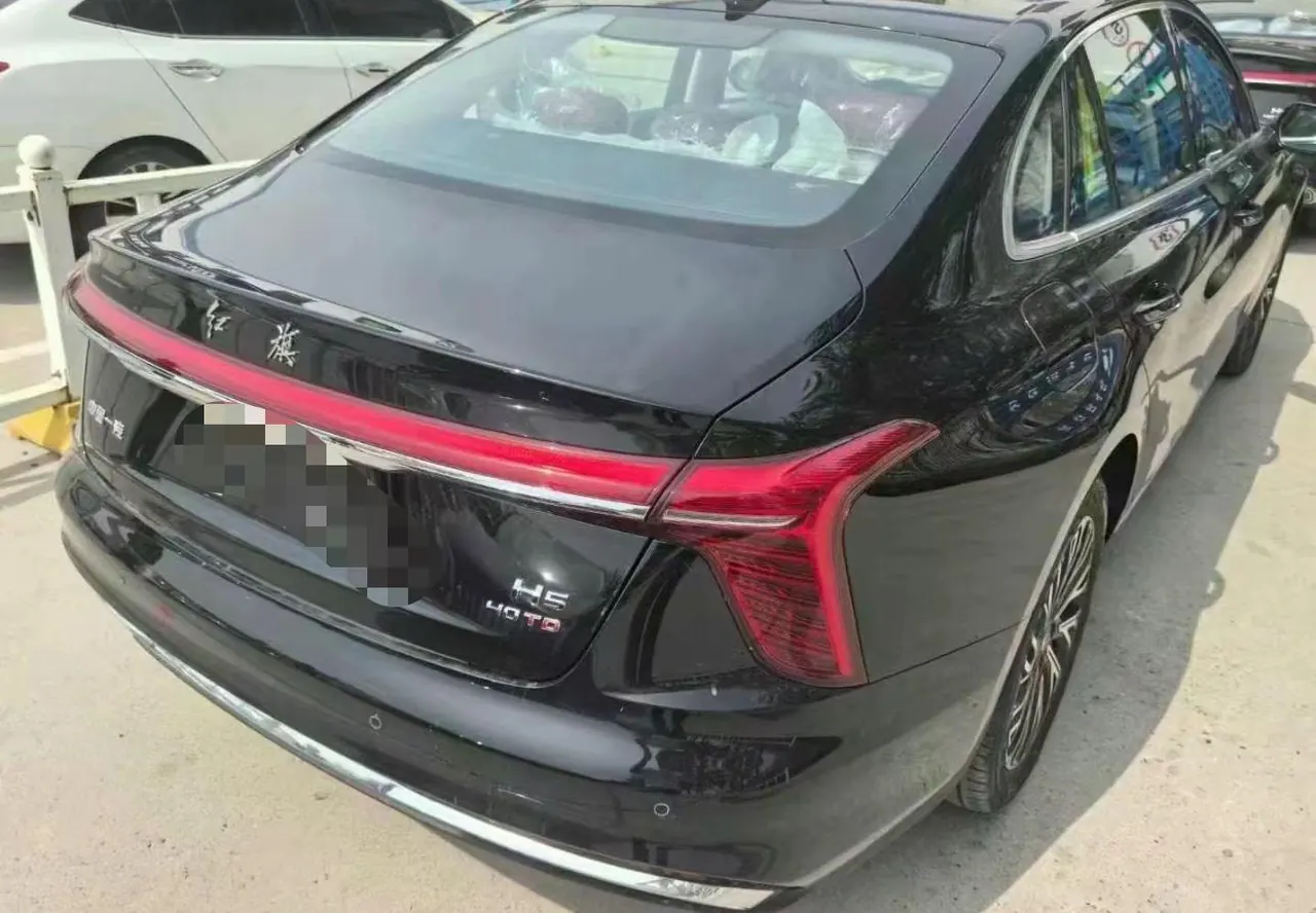 HongQi 2025 H5 2.0T Flag Enjoy 500000 Commemorative Automatic Gear 3