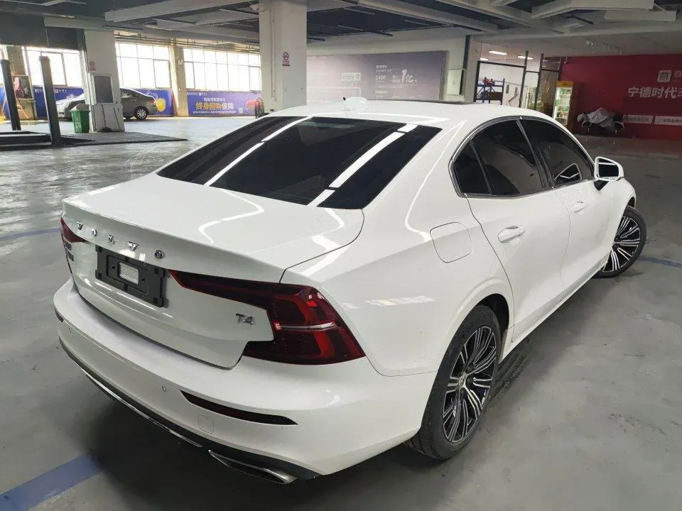 Volvo 2021 S60 2.0T T4 Zhiyuan Deluxe Edition Automatic Gear 2
