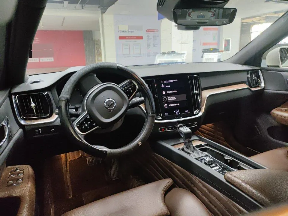 Volvo 2021 S60 2.0T T4 Zhiyuan Deluxe Edition Automatic Gear 3