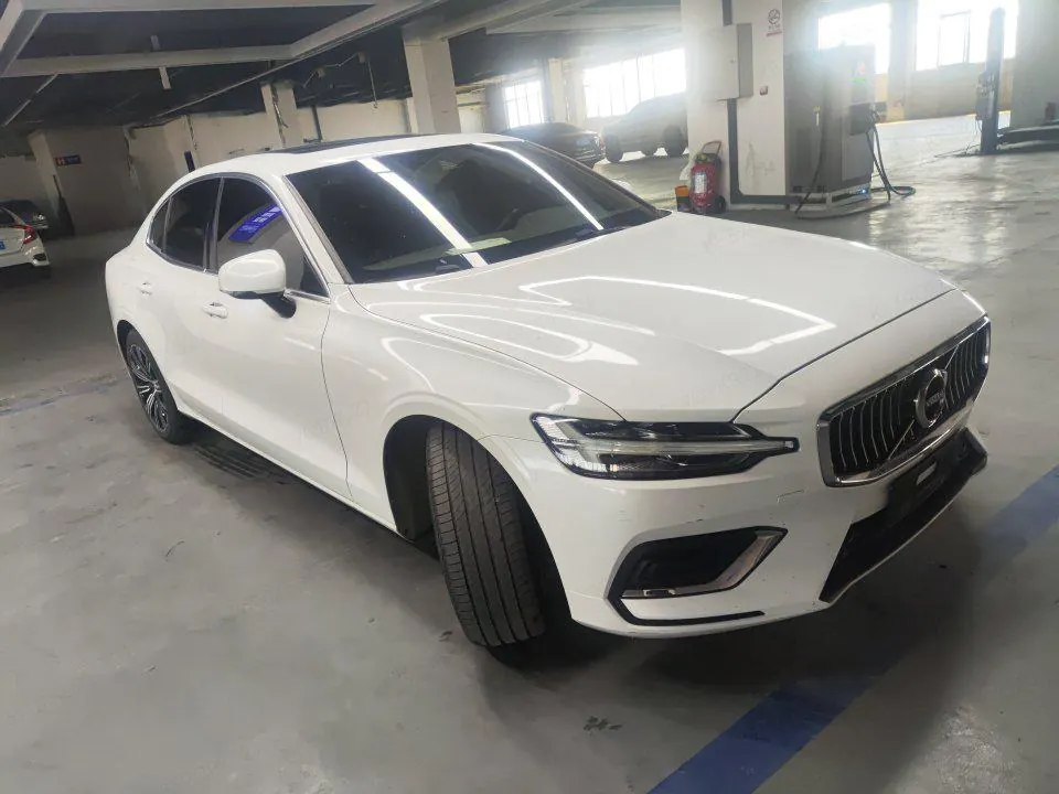 Volvo 2021 S60 2.0T T4 Zhiyuan Deluxe Edition Automatic Gear 4
