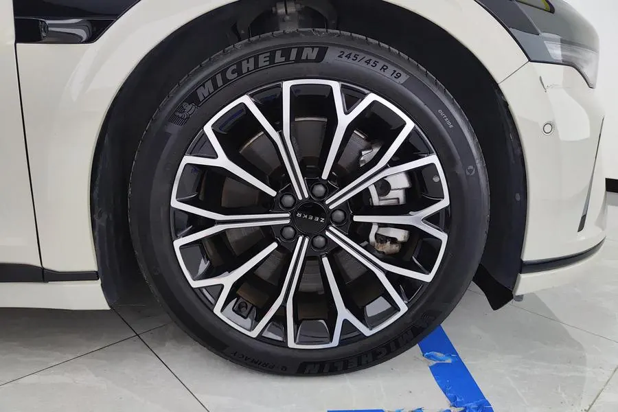 Zeekr 2025 Zeekr 007GT four-wheel drive intelligent driving version 75kWh automatic gear 3