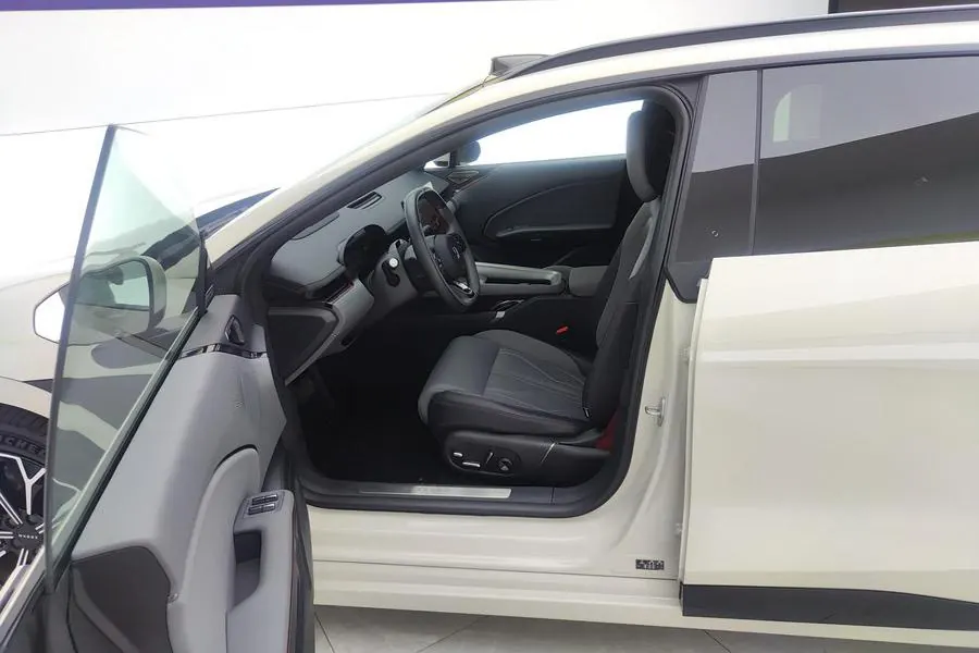 Zeekr 2025 Zeekr 007GT four-wheel drive intelligent driving version 75kWh automatic gear 4