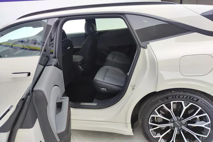 Zeekr 2025 Zeekr 007GT four-wheel drive intelligent driving version 75kWh automatic gear 8