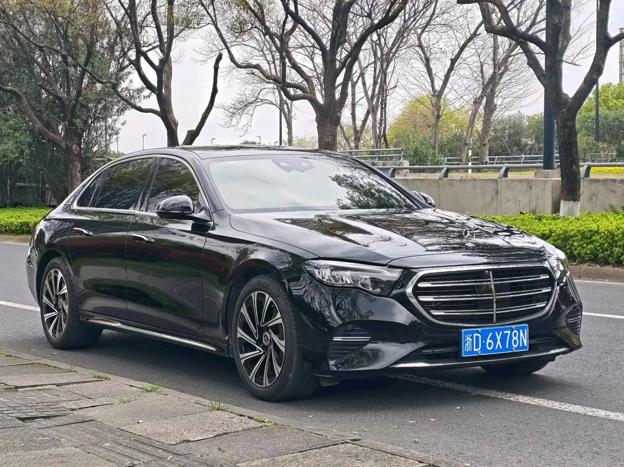 Mercedes Benz E Class 2025 E 300 L 48V 2.0T Luxury Automatic Gear 3