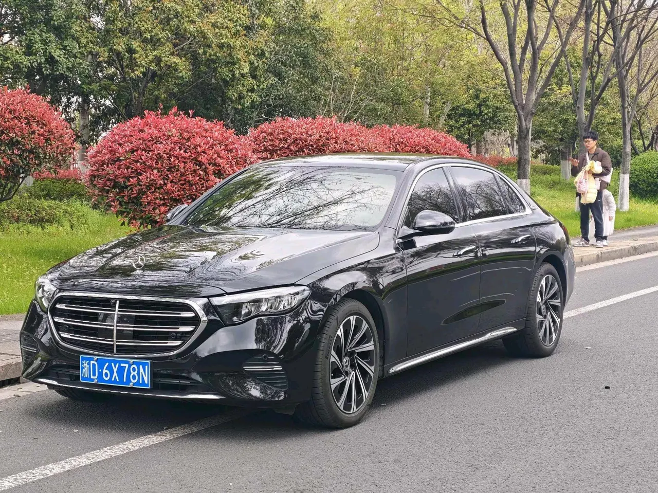 Mercedes Benz E Class 2025 E 300 L 48V 2.0T Luxury Automatic Gear 4