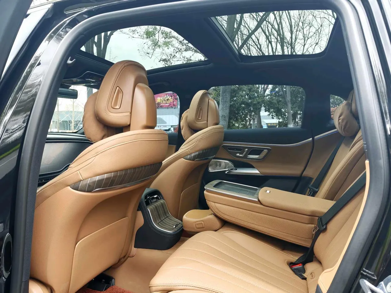 Mercedes Benz E Class 2025 E 300 L 48V 2.0T Luxury Automatic Gear 7