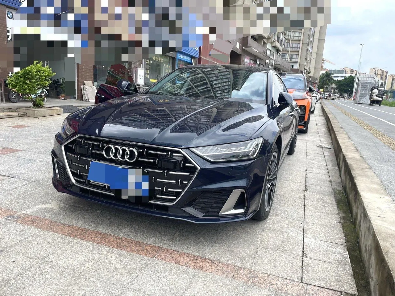 Открыть галерею: Audi 2024 A7L 2.0TFSI 45TFSI Luxury Automatic