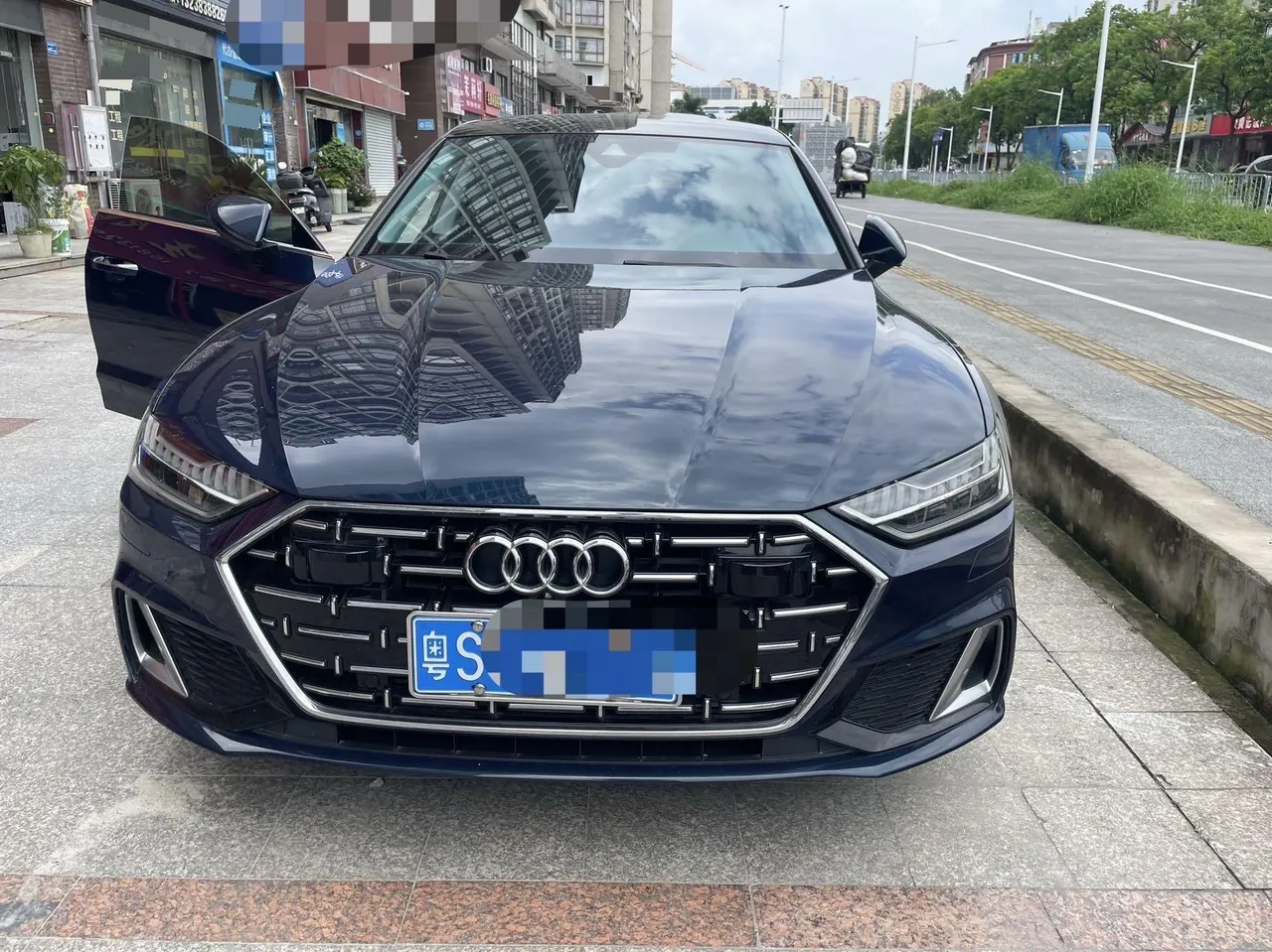 Audi 2024 A7L 2.0TFSI 45TFSI Luxury Automatic 2