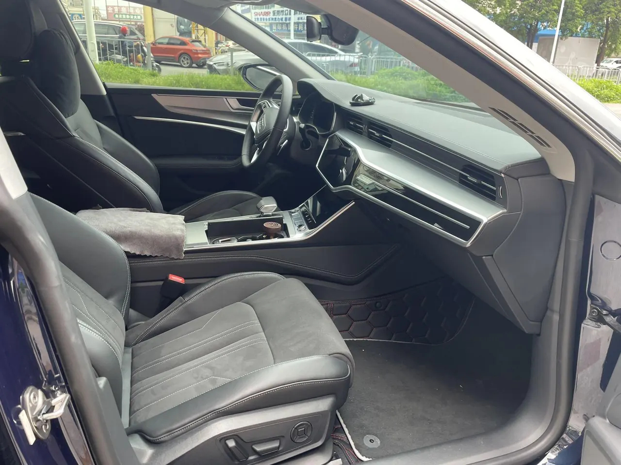 Audi 2024 A7L 2.0TFSI 45TFSI Luxury Automatic 8