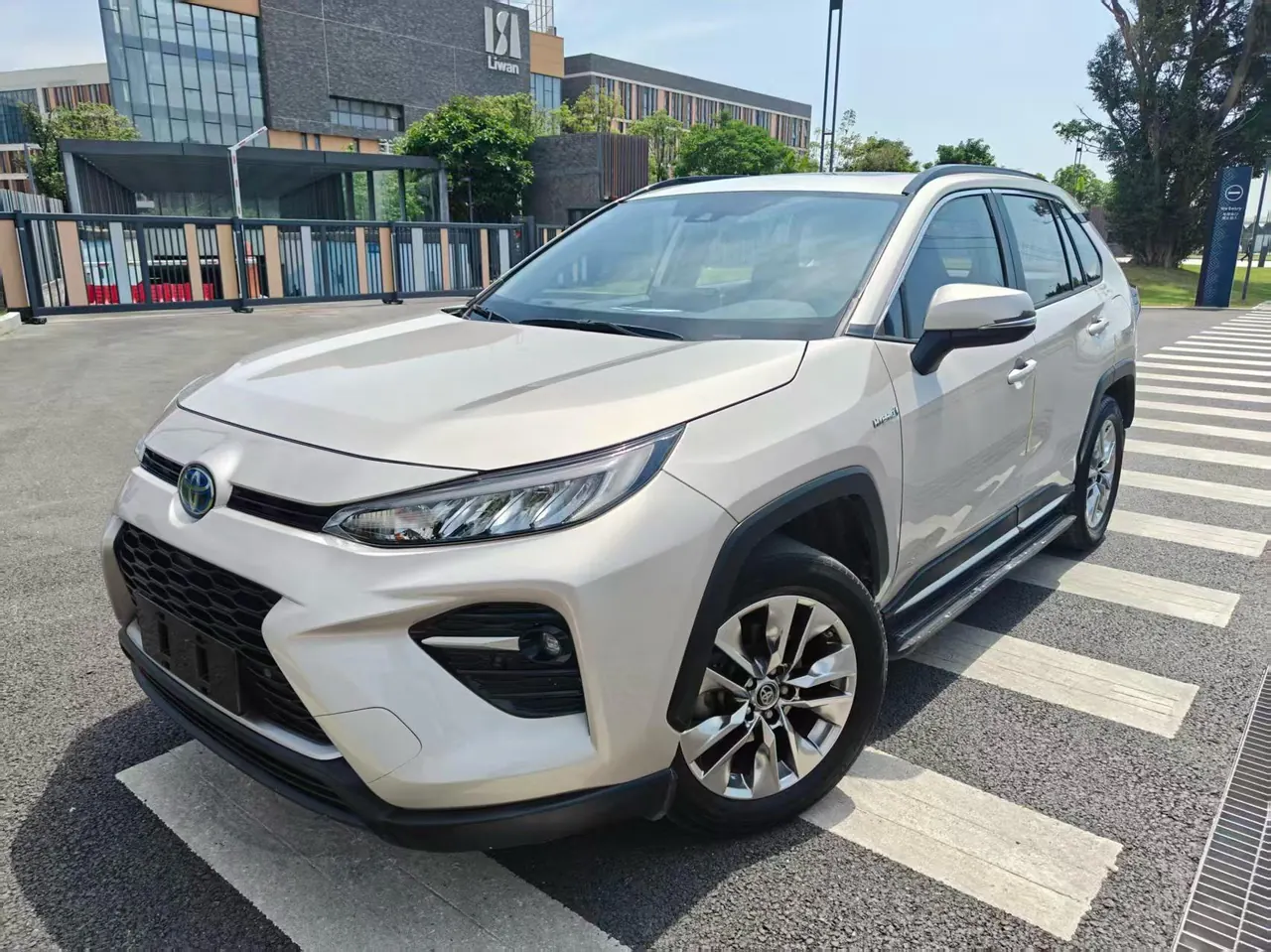 Toyota 2020 Wilanda 2.0 Stepless Four-wheel Drive Deluxe Edition Automatic Transmission - View 1