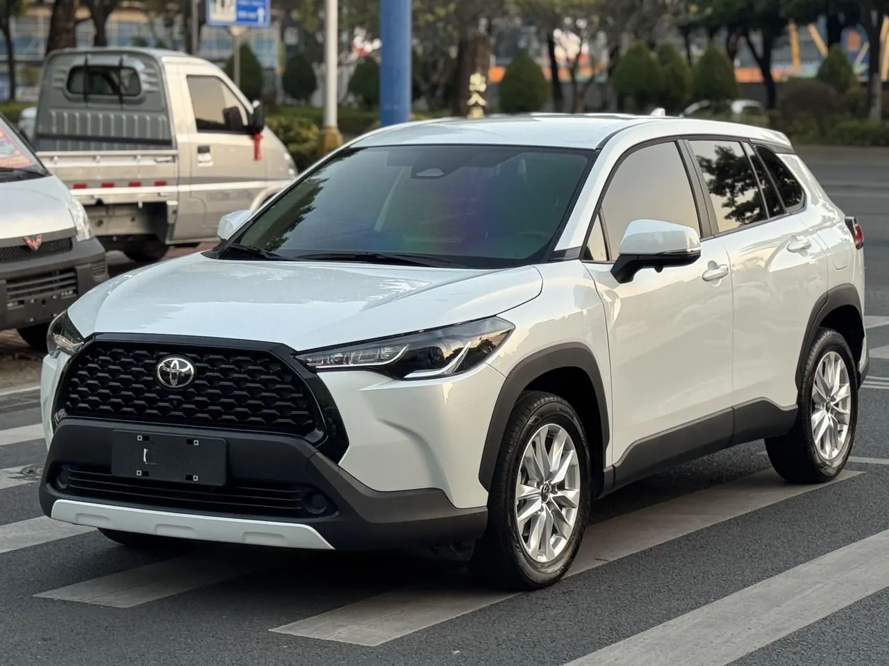Toyota 2024 Corolla Cross 2.0 CVT Pioneer Edition, Automatic Transmission - View 1