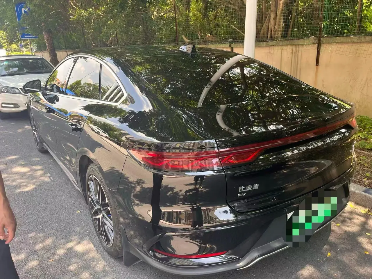 BYD 2025 Han EV Smart Driving 635KM Flagship Automatic Gear 2