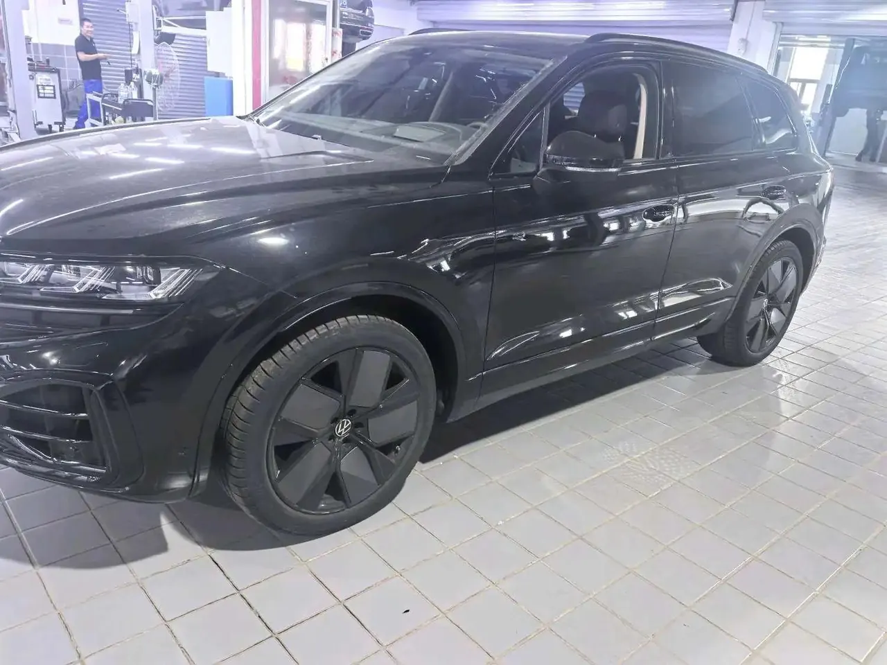 Volkswagen Touareg (Imported) 2026 Touareg 3.0TSI Sharp Edition Obsidian Black Sports Suit Automatic Gear 5