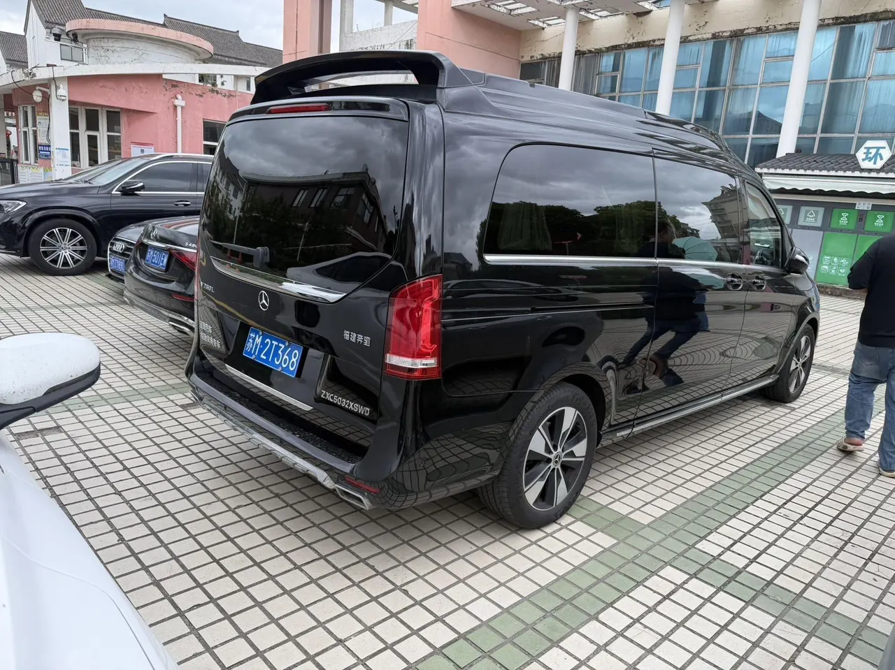 Mercedes Benz V 2021V 260 L 2.0T Premium Edition Automatic Gear 2