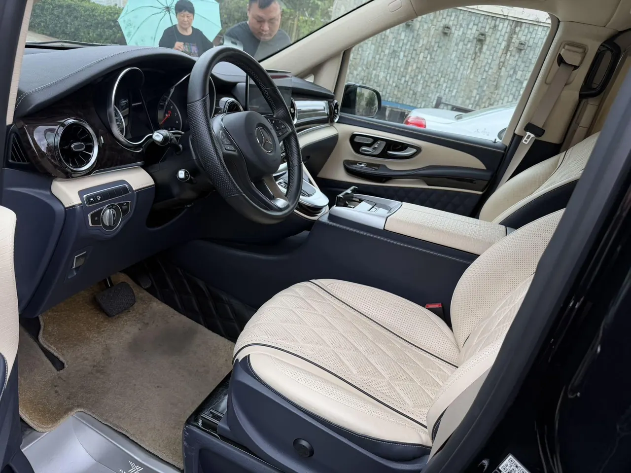 Mercedes Benz V 2021V 260 L 2.0T Premium Edition Automatic Gear 3