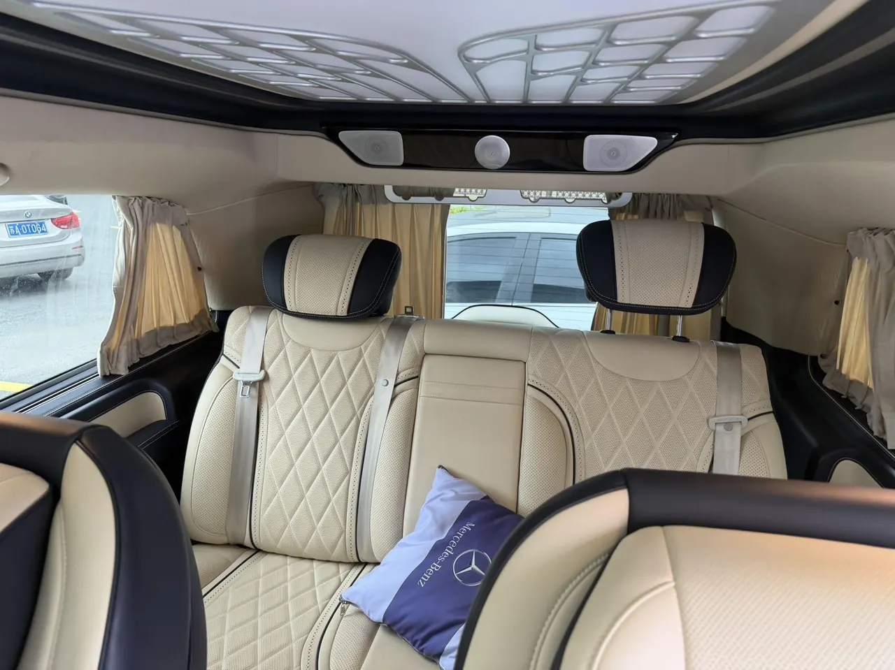 Mercedes Benz V 2021V 260 L 2.0T Premium Edition Automatic Gear 5
