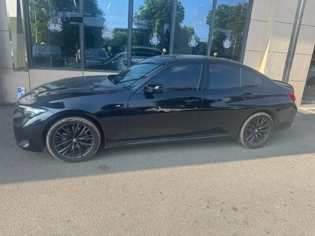 BMW 3 Series 2024 325i 2.0T M Sports Obsidian Night Suit Automatic Gear 3