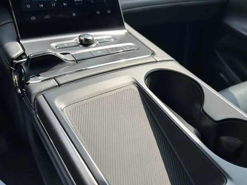 NIO 2020 ES 6 600KM Sports Edition Automatic Gear 3