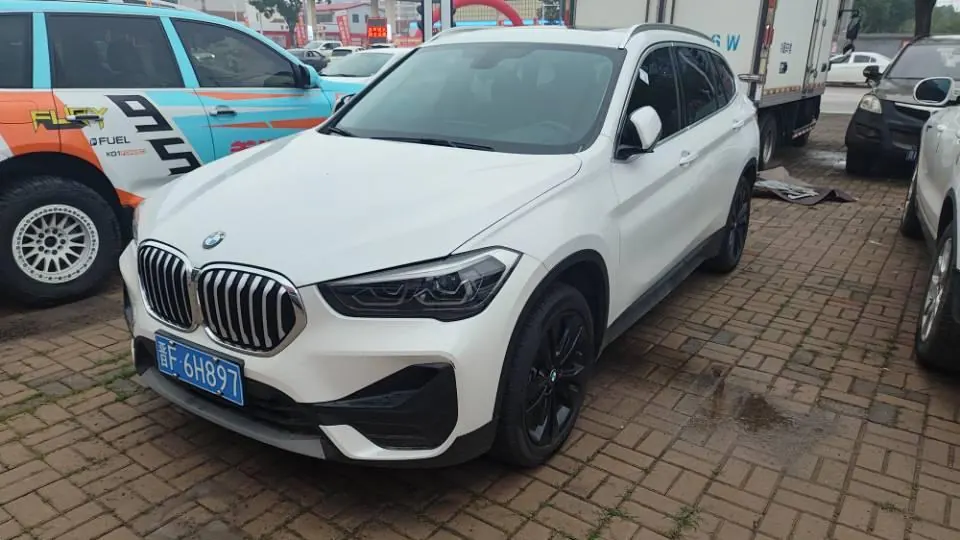 Open image lightbox: BMW 2021 X1 sDrive20Li 1.5T fashion automatic gear