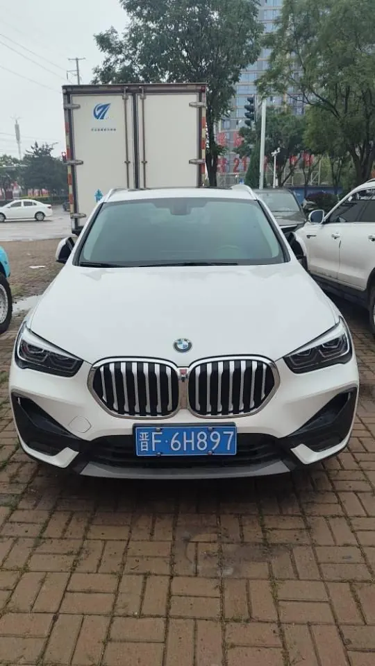 BMW 2021 X1 sDrive20Li 1.5T fashion automatic gear 2
