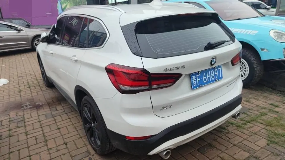 BMW 2021 X1 sDrive20Li 1.5T fashion automatic gear 5