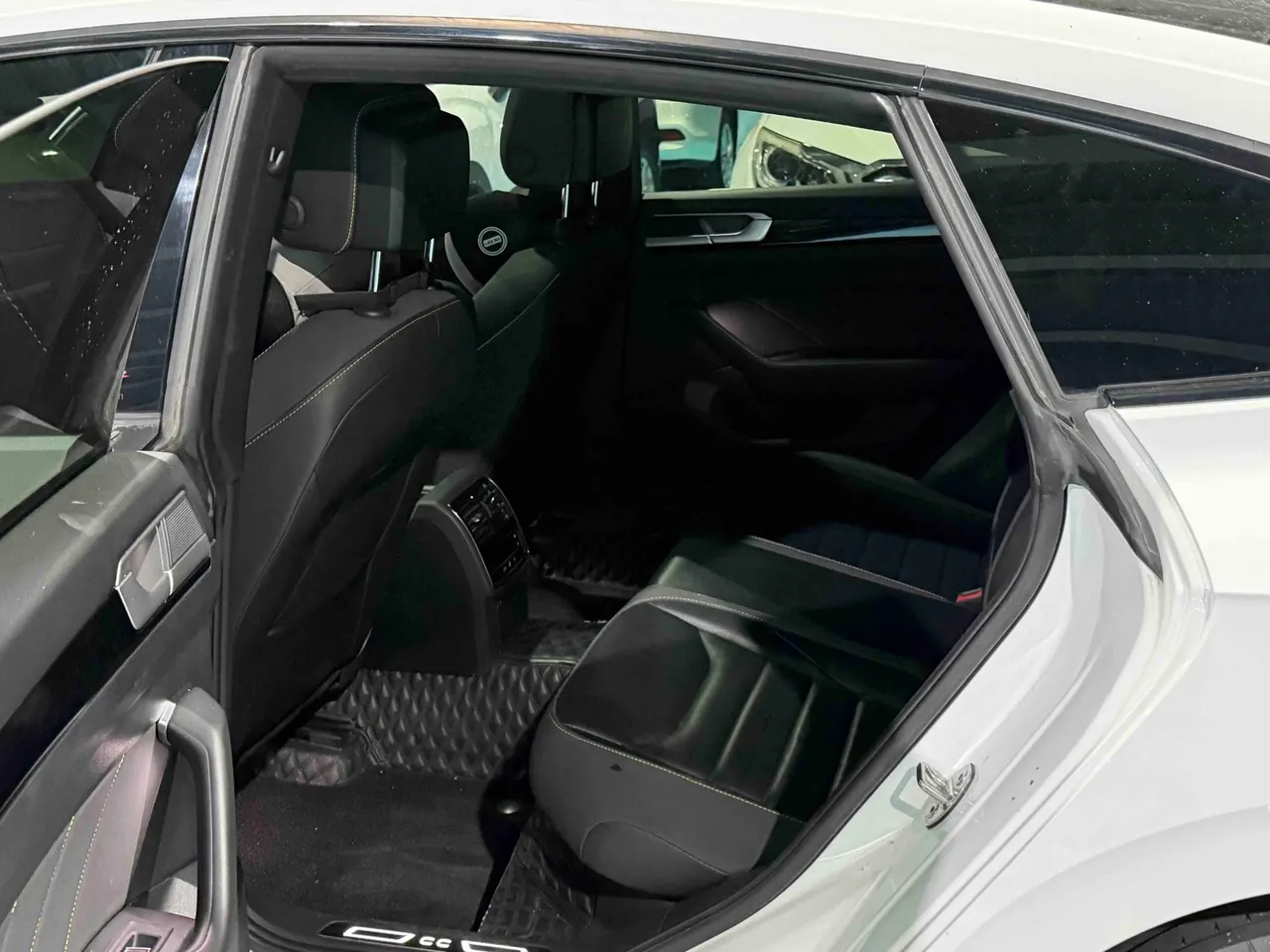 Volkswagen 2021 CC 2.0TSI 380TSI eye-catching automatic gear 3