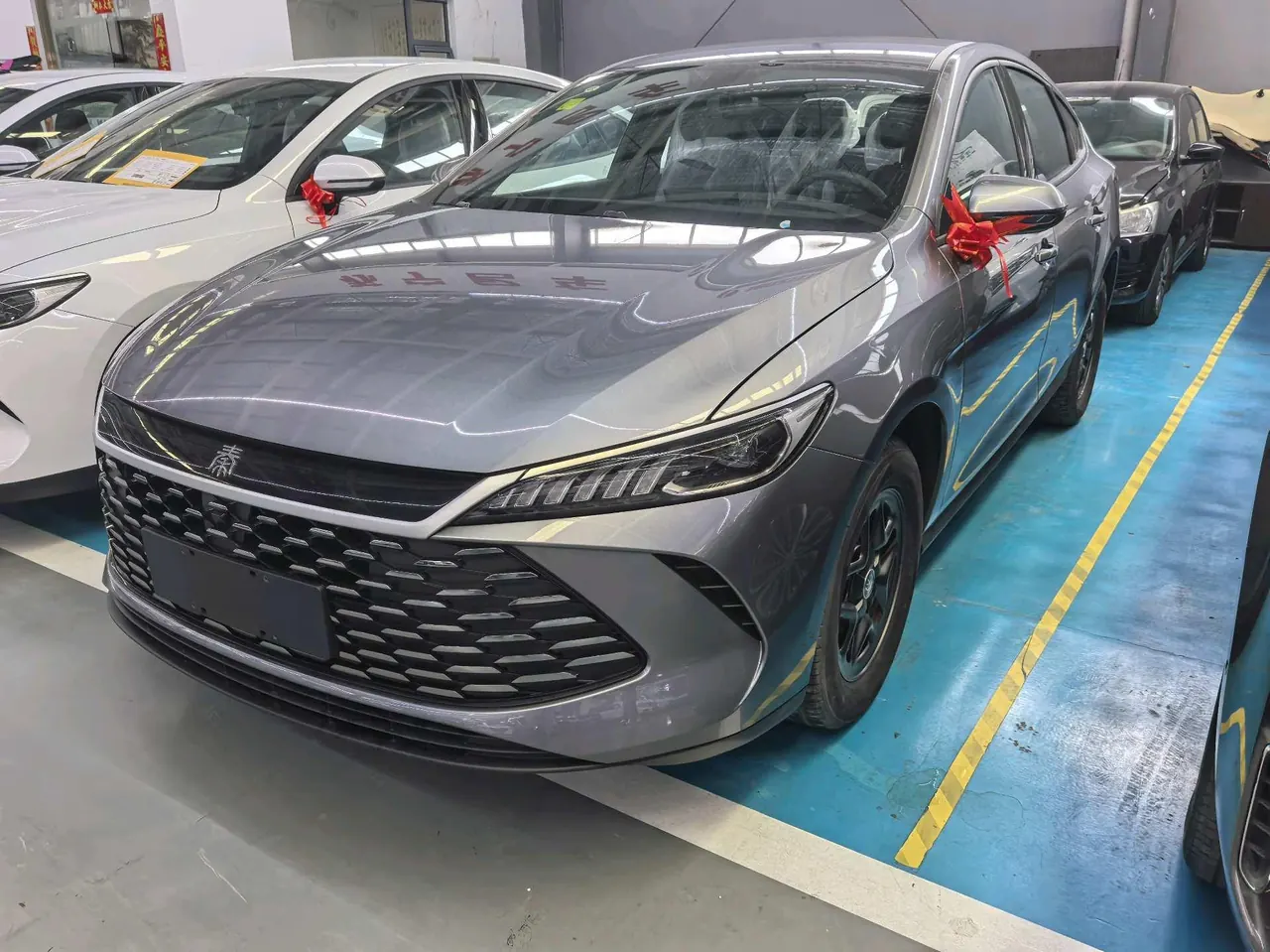 BYD 2026 Qin PLUS DM-i 1.5 CVT 128km Entry-Level Automatic - View 1