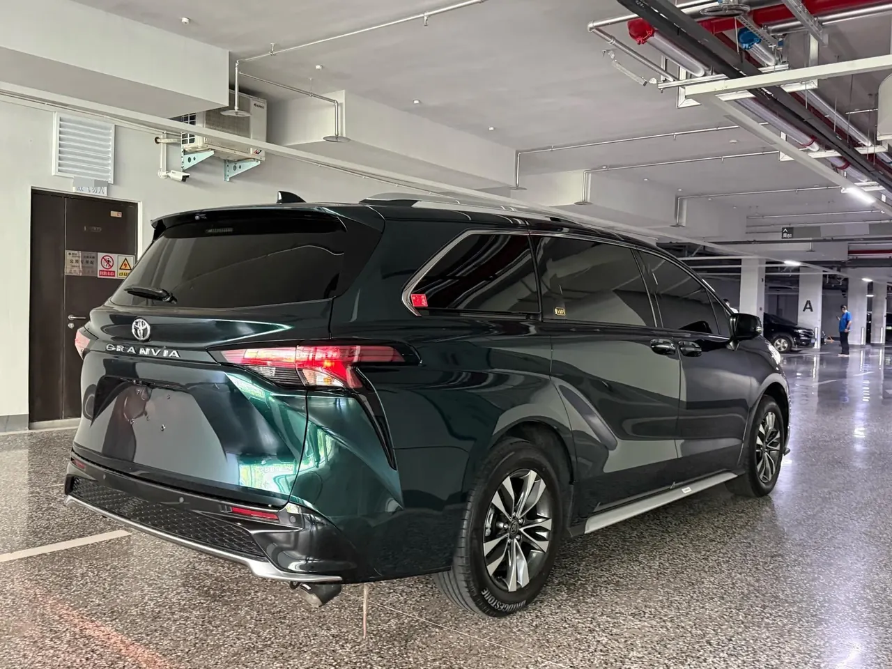 Toyota 2026 Grevia HYBRID 2.5 Stepless Zunjue MAX Four-wheel Drive Automatic Gear 9