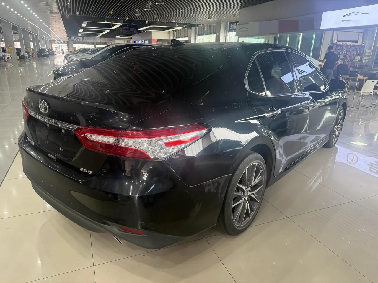 Toyota 2021 Camry 2.5G Deluxe Edition Automatic Gear 4