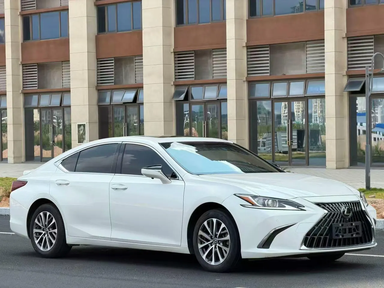 Lexus ES (Imported) 2021 ES200 2.0 Stepless Premium Edition Automatic Gear 2