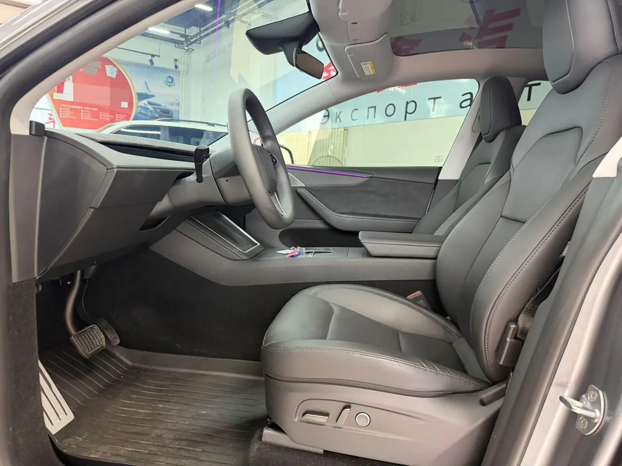 Tesla 2025 Model Y long endurance all-wheel drive version automatic transmission 10