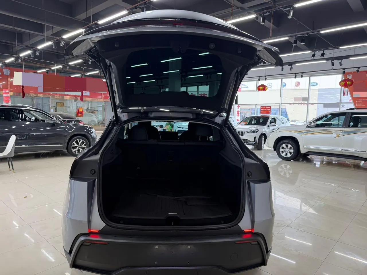 Tesla 2025 Model Y long endurance all-wheel drive version automatic transmission 11