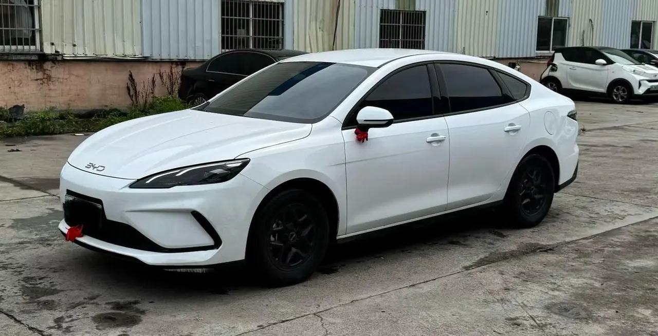 Open image lightbox: BYD 2025 seals 05 DM-i 1.5 stepless smart driving version 55KM luxury automatic gear