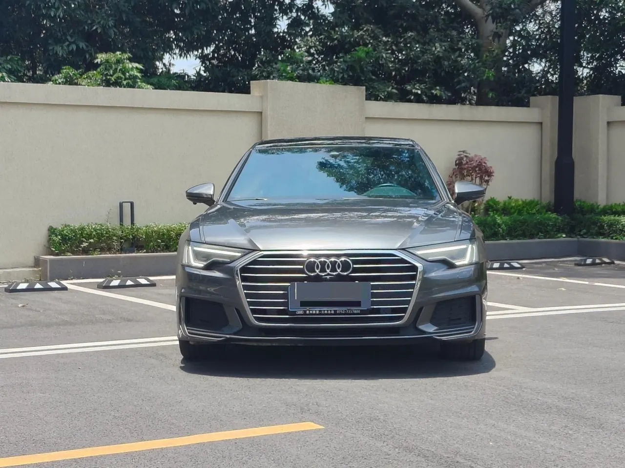 Audi 2021 A6L 2.0TFSI 45TFSI into the life version of automatic gear 2